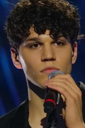Nicolò Filippucci as Nicolò Filippucci on Sanremo