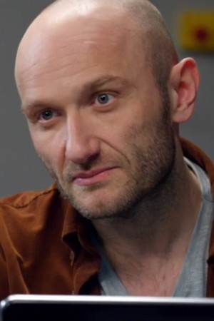 Character image for Simon