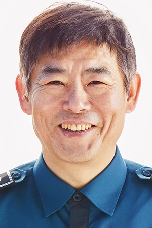 Sung Dong-il
