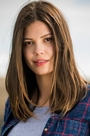 Character image for Cris Valência / Júlia Castelo