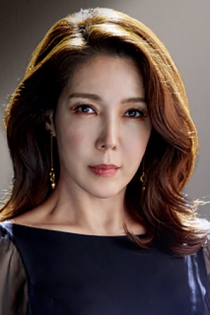 Character image for Lee Shi-eun