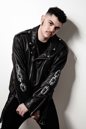 Character image for Izi