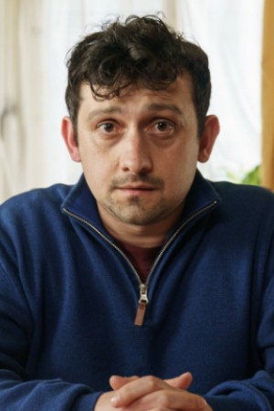 Craig Roberts as Harry Fendon on Can You Keep a Secret?