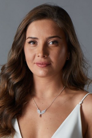 Character image for Cemre / Nazlı