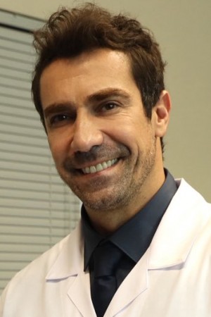 İbrahim Çelikkol as  on Doc (TR)