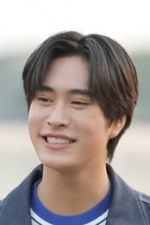 Character image for Gemini (host)