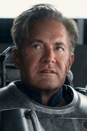 Kyle MacLachlan as Hank MacLean on Fallout