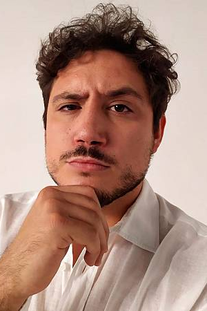 Character image for Darío