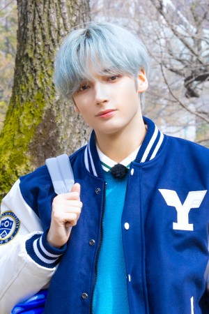 Character image for Huening Kai