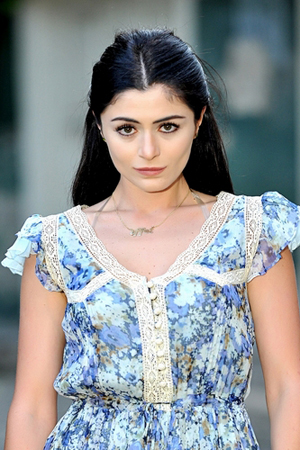 Character image for İffet