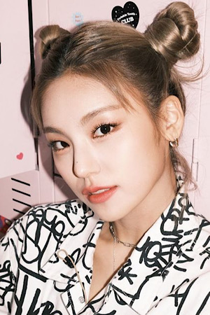 Character image for Yeji