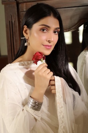 Ayeza Khan