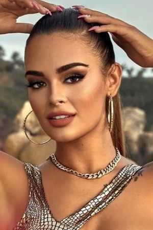 Character image for Zaira