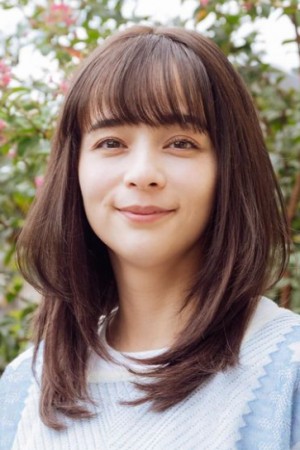 Rosa Katô as 星井萌音 on Fragrance You Inherit