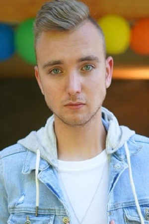 Character image for Zeus (1-3); Jojo (4-8)