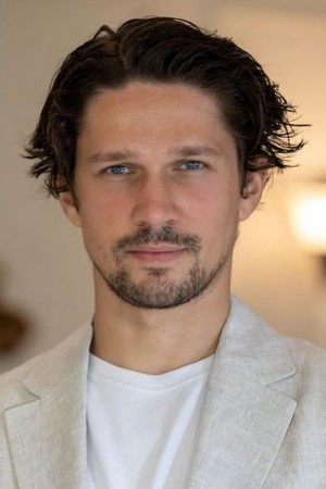 Character image for Emir Çelikhan 