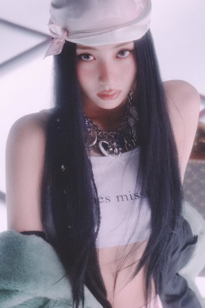 Character image for Huh Yunjin