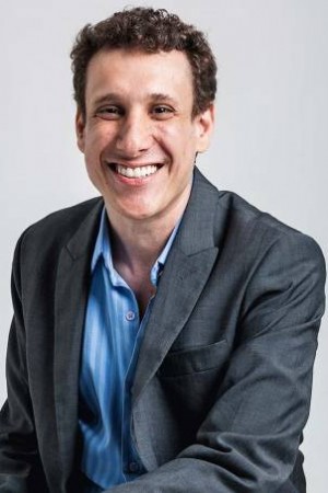 Samy Dana as Samy Dana on Pânico Jovem Pan