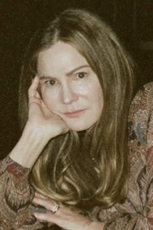 Jennifer Jason Leigh
