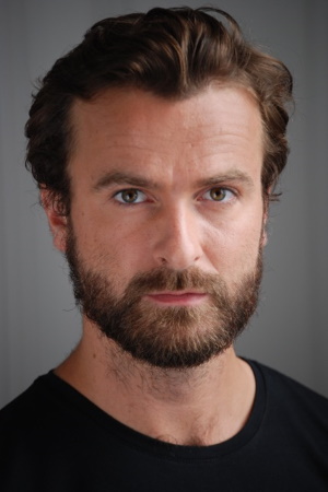 Character image for Simon