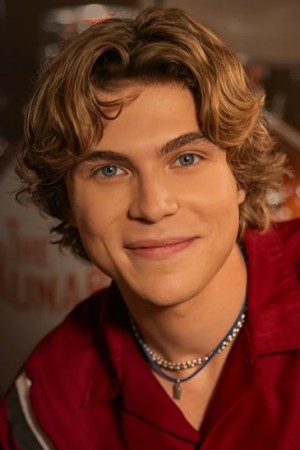 Character image for Charlie Cooper