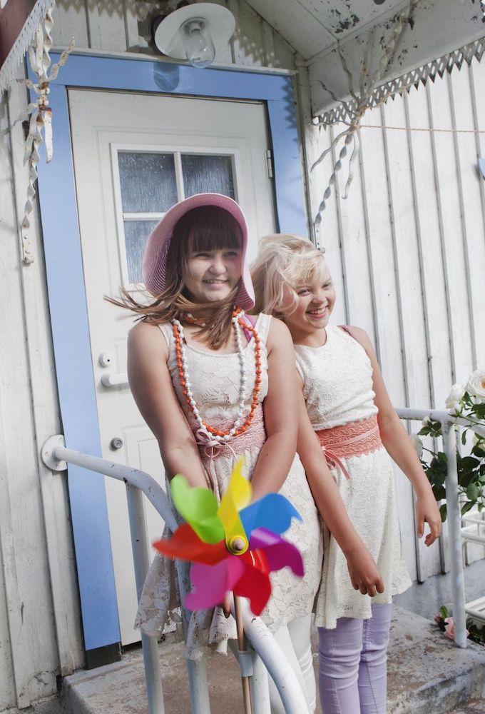 Anneli og Lillian series poster