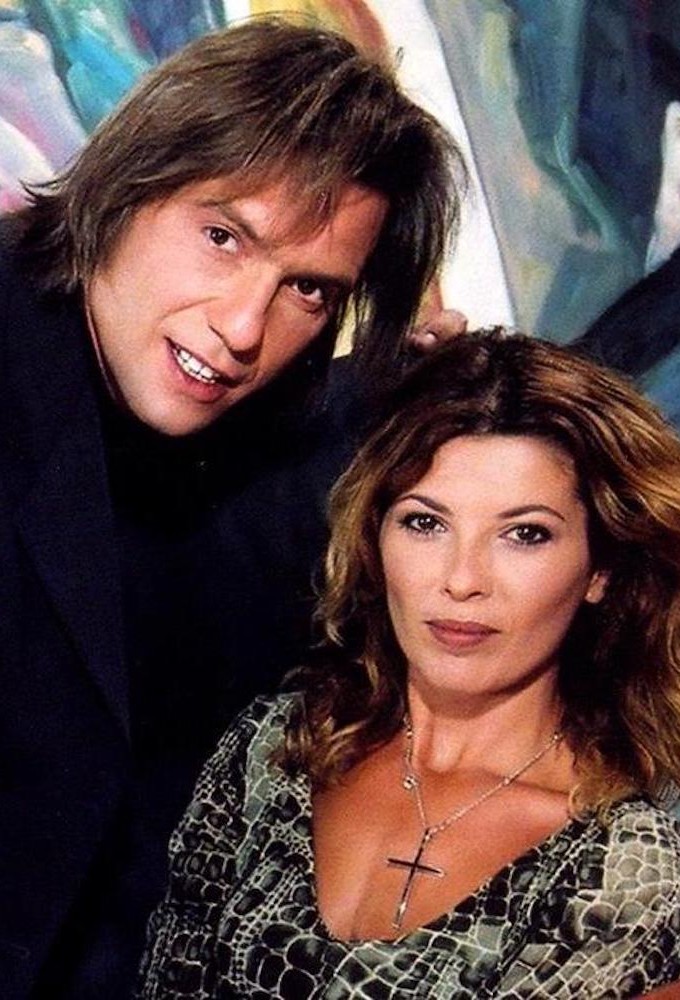 Idiaitera gia klamata series poster