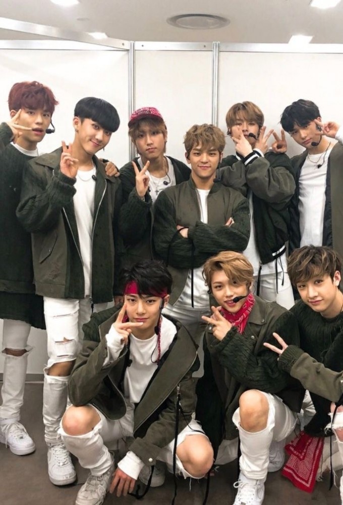 Stray Kids: Dingo School Image